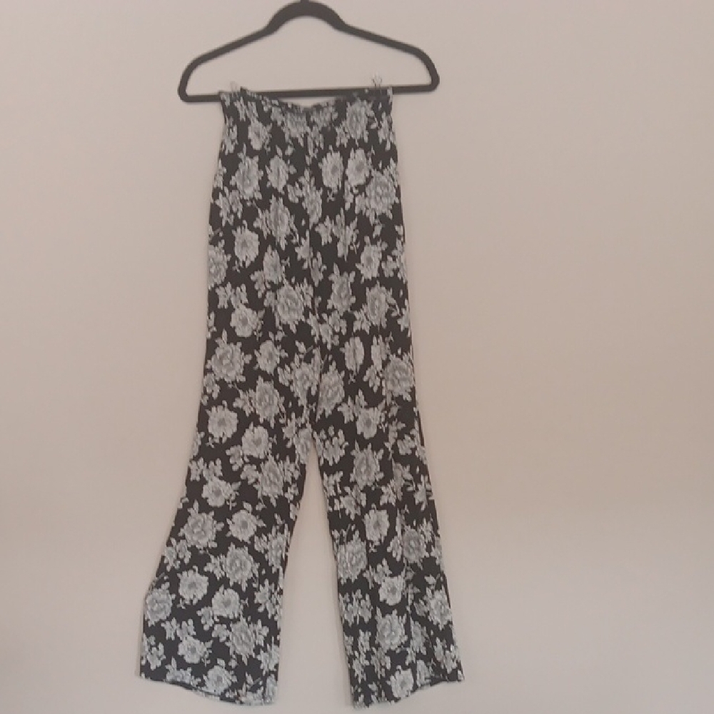 Brandy Melville One Size Cinch Waist Flare Pants Black Cream EUC